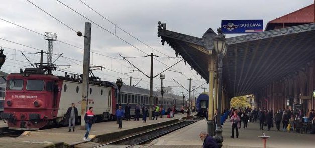 Trenul Suceava-București-Nord nu a reușit să oprească în Verești din cauza uleiului scurs pe șine
