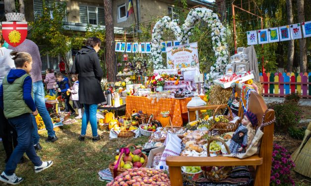 Imagini de poveste. O grădiniță din Botoșani a organizat un târg de toamnă spectaculos pentru a obține dotări – FOTO