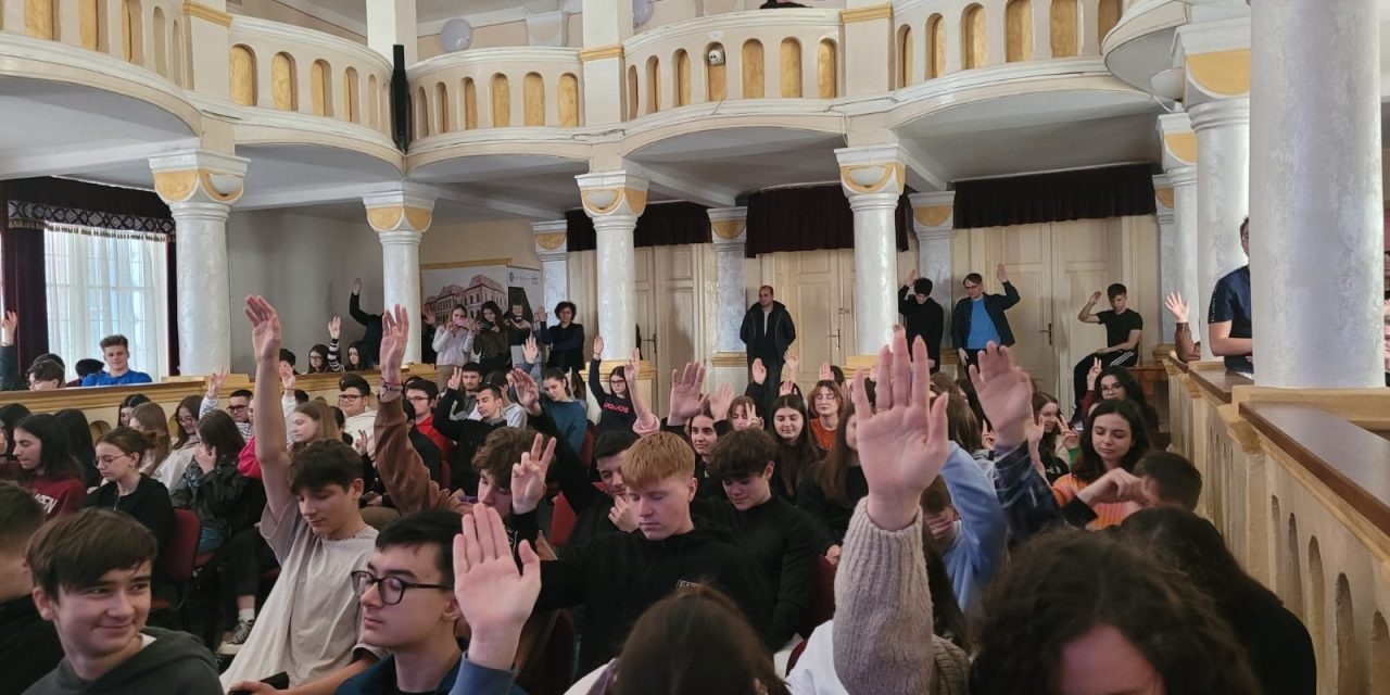 Ziua Mondială a Filosofiei, marcată în școlile din Botoșani cu dezbateri academice, concursuri și hermenautică – FOTO