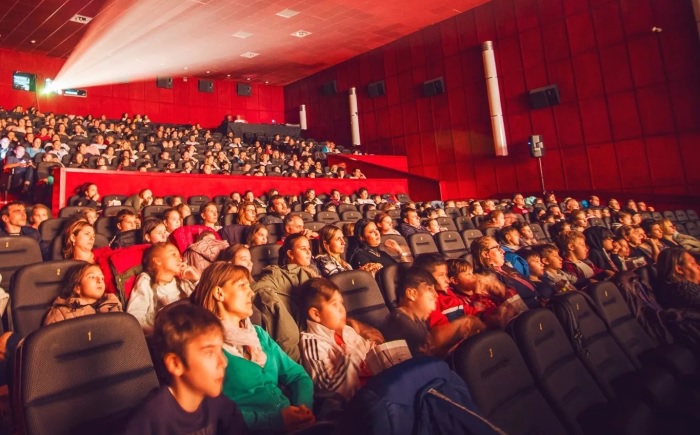 Spectacol eveniment pentru copii, la cinematograful din Botoșani