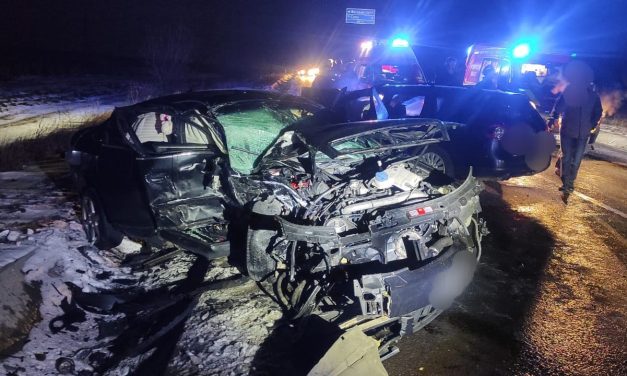 Grav accident în Botoșani. O tânără a murit, alte două persoane au fost rănite – FOTO