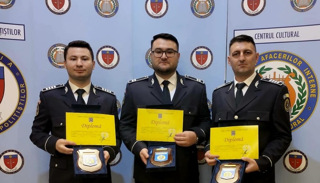 Polițiștii care l-au găsit pe Aryan în pădure, distinși cu Placheta de Onoare pentru merite deosebite – FOTO