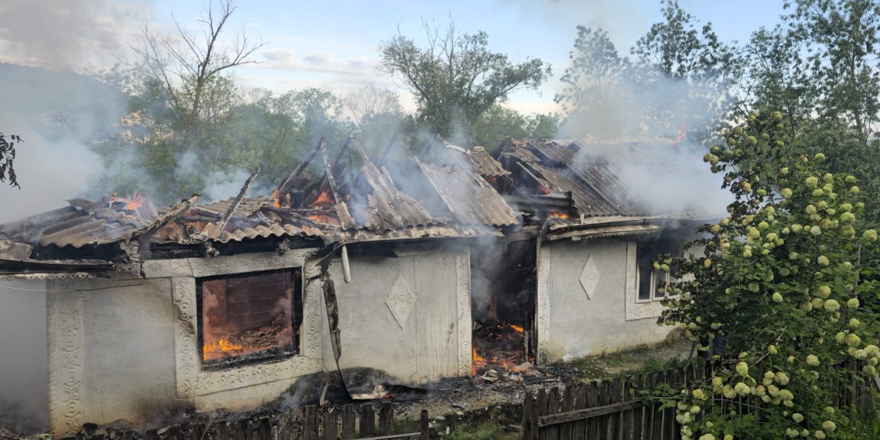 Femeie rămasă fără acoperiș deasupra capului la aproape un secol de viață – FOTO