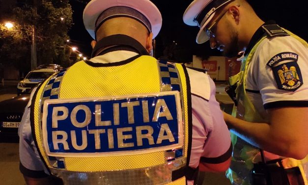 Peste 60 de permise și certificate reținute de polițiștii rutieri în weekend