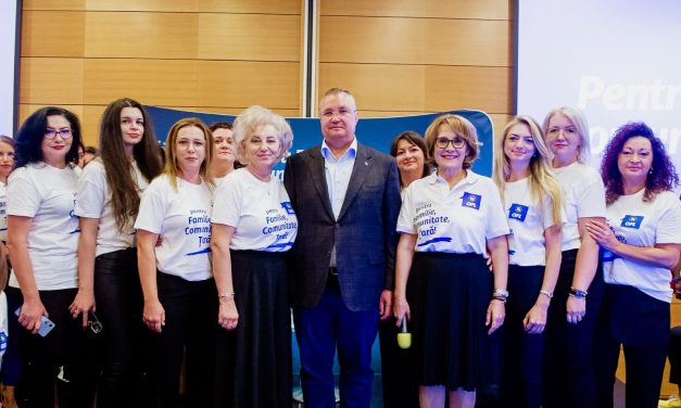 Zece doamne liberale din Botoșani au participat la „Școala Politică” a PNL – FOTO